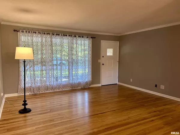 Carbondale, IL 62901,1406 W TAYLOR DR