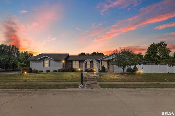 628 TRACY TER, Centralia, IL 62801