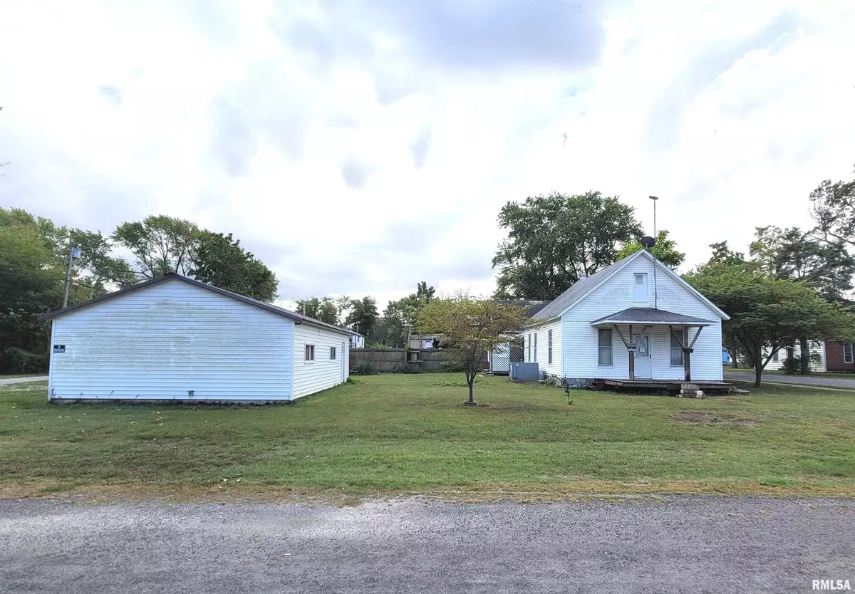 Centralia, IL 62801,1101 S CHERRY ST