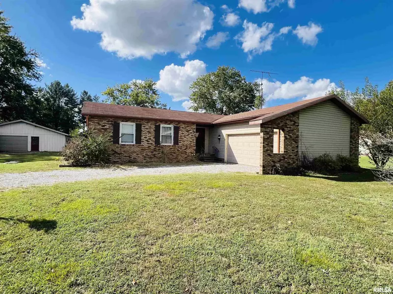 295 Country Acres RD, Eldorado, IL 62930-3461