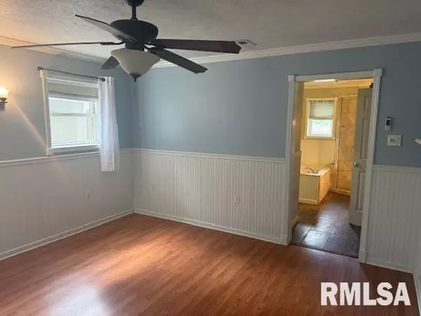 Johnston City, IL 62951,10843 Illinois Steel RD