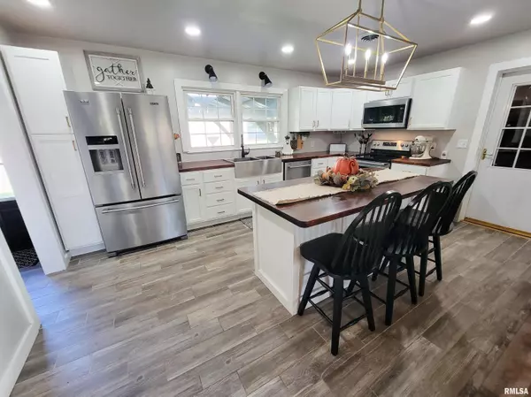 Flora, IL 62839,616 SEMINARY ST