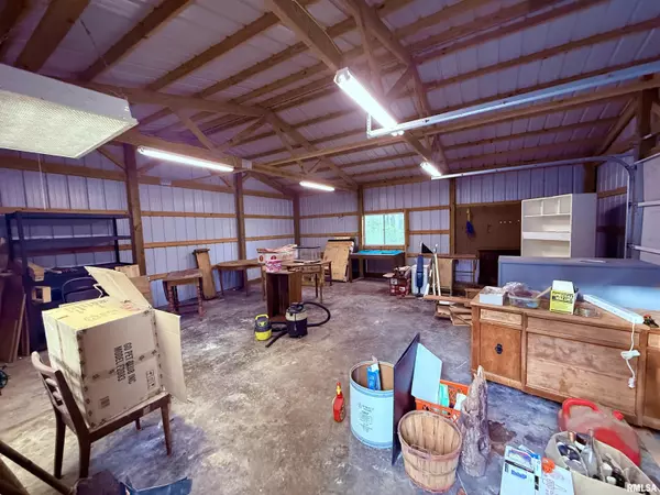 Marion, IL 62959,8090 Southfork RD