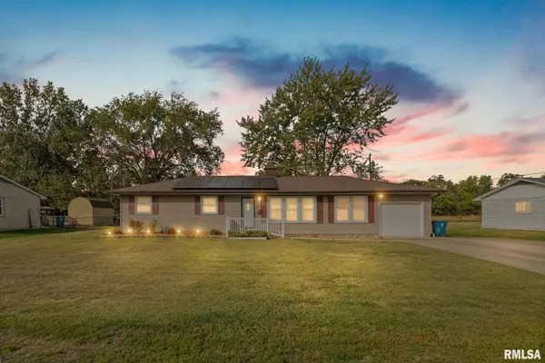 8 Ronnies TER, Centralia, IL 62801