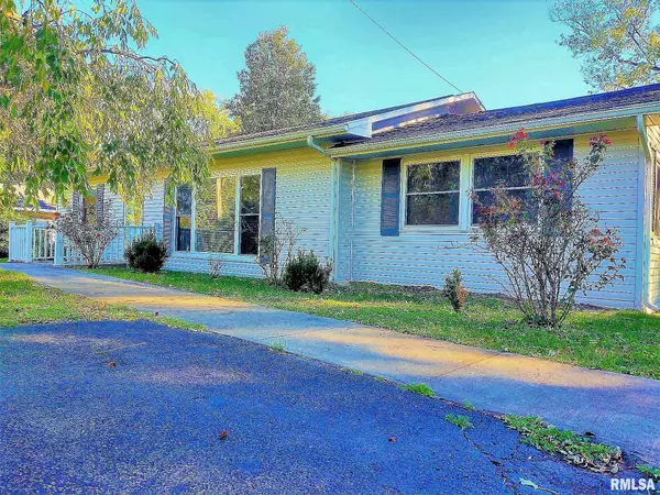 Vienna, IL 62995,901 LOCUST ST