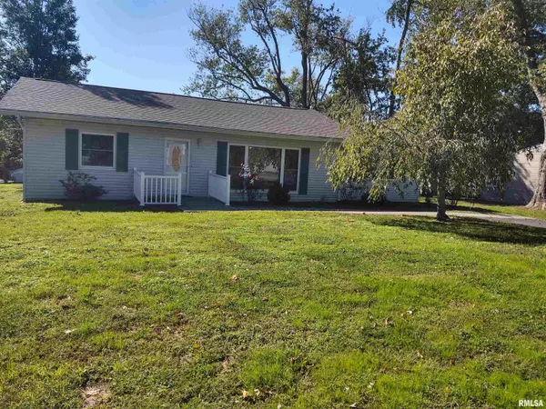 901 LOCUST ST, Vienna, IL 62995