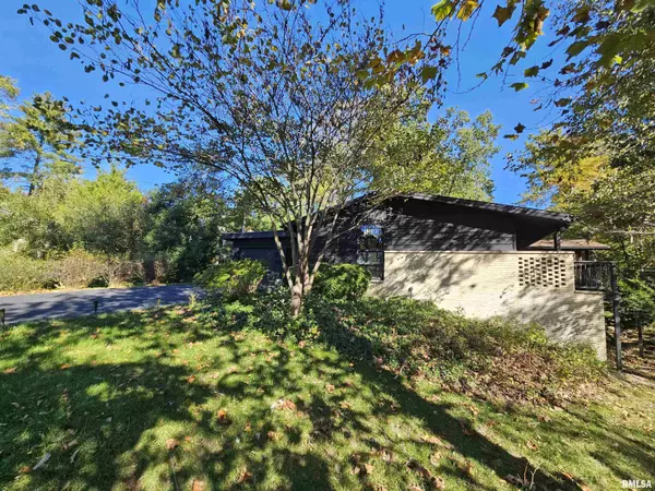 Carbondale, IL 62901,46 HILLCREST DR