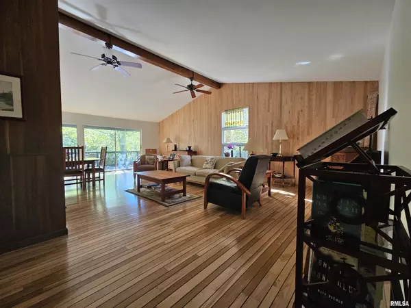 Carbondale, IL 62901,46 HILLCREST DR