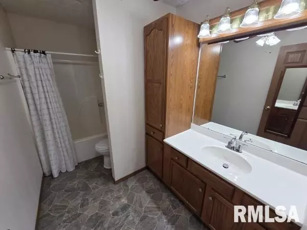 Mt Vernon, IL 62864,14013 N Tolle LN