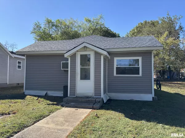 315 S Lackey ST, Salem, IL 62881