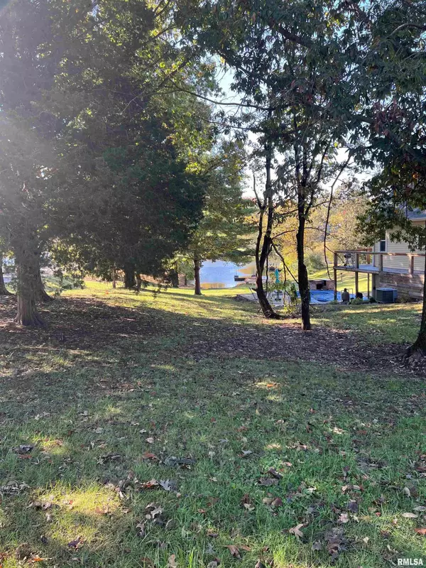 000 Egypt Shores RD, Creal Springs, IL 62922