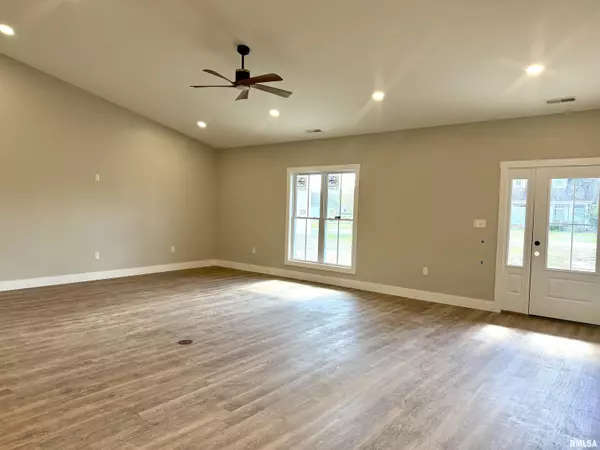 Marion, IL 62959,12570 Hudgens RD