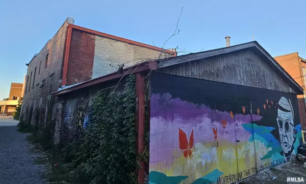 Carbondale, IL 62901,219 W MAIN ST