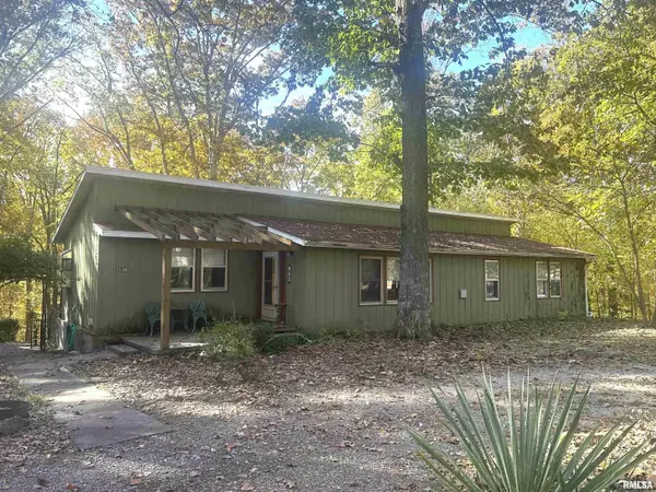 138 Worthen RD, Murphysboro, IL 62966