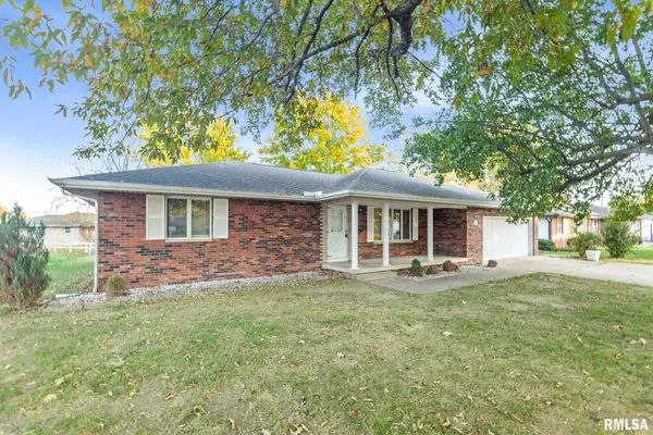 629 OAKDALE DR,  Centralia,  IL 62801-4428