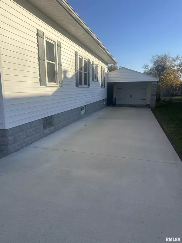 Murphysboro, IL 62966,2125 DEWEY ST