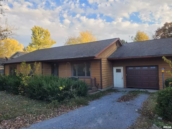 Bonnie, IL 62816,385 W 3RD ST