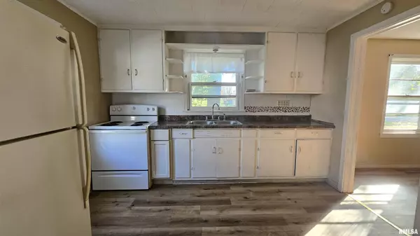 Johnston City, IL 62951,200 W 12TH ST