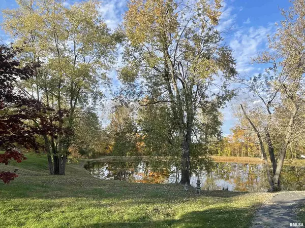 Cobden, IL 62920,557 TWIN OAKS DR