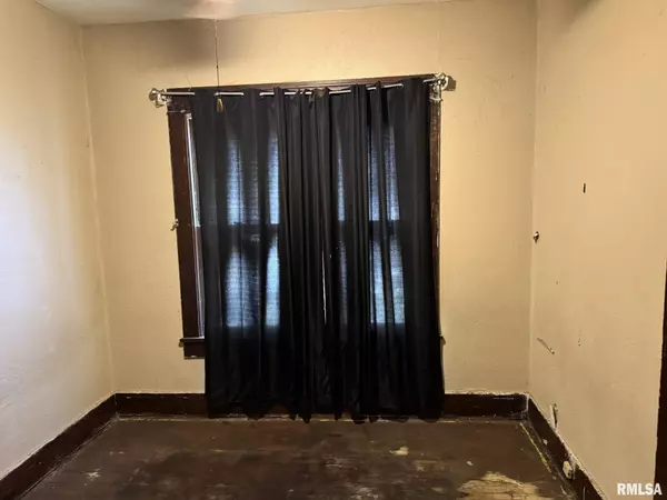 Centralia, IL 62801,962 E BROADWAY