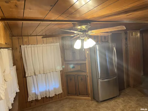 Centralia, IL 62801-0000,1000 DOVER ST