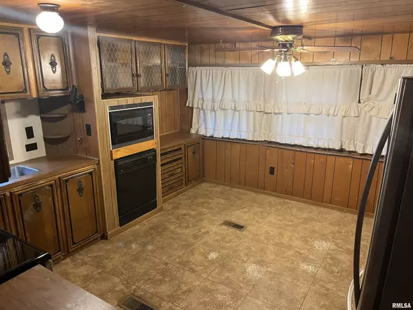 Centralia, IL 62801-0000,1000 DOVER ST