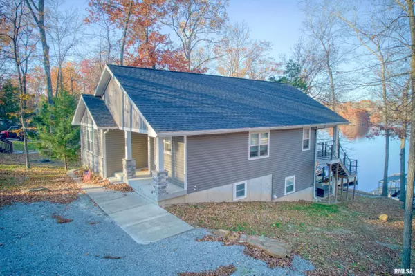 Goreville, IL 62939,895 LAKESHORE Drive North