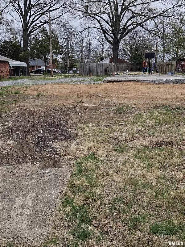 Harrisburg, IL 62946,618 S MCKINLEY ST