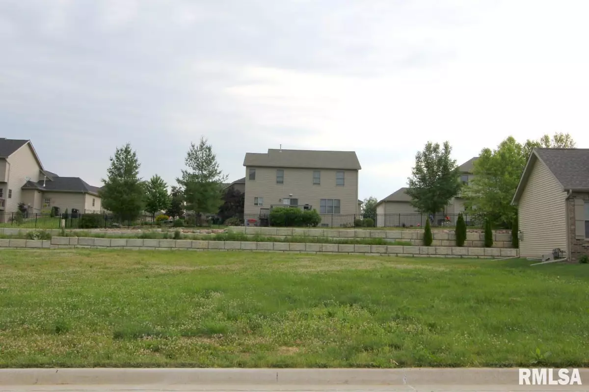 Edwards, IL 61528,6810 N Water Oak DR