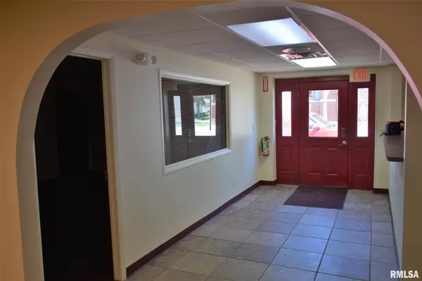 Canton, IL 61520,162 E CHESTNUT ST