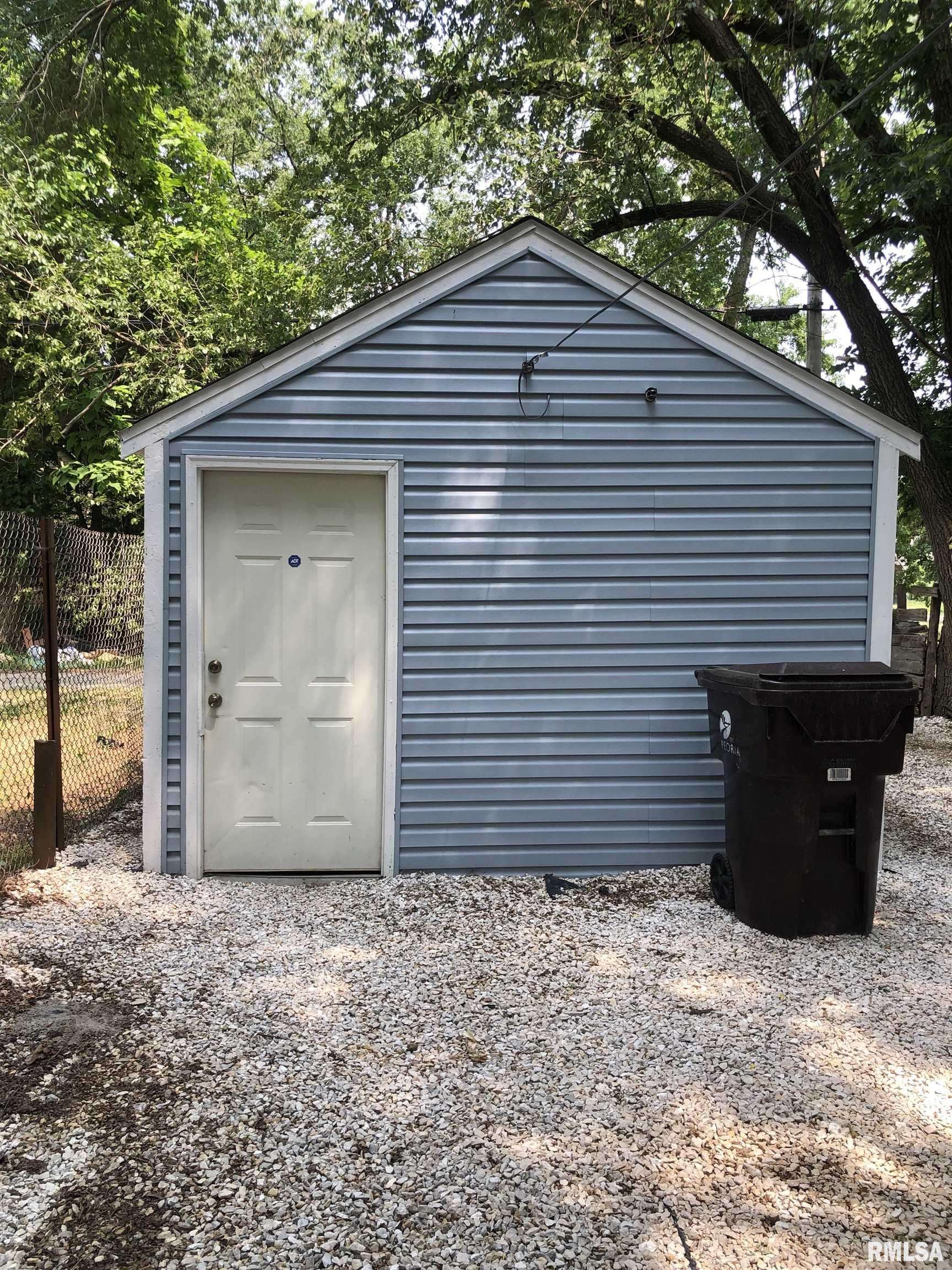 Peoria, IL 61605,1704 S LIVINGSTON ST