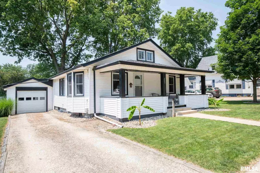 207 RIPPER ST, South Pekin, IL 61564