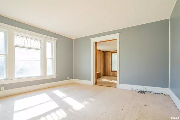 Toulon, IL 61483,310 W 2ND ST