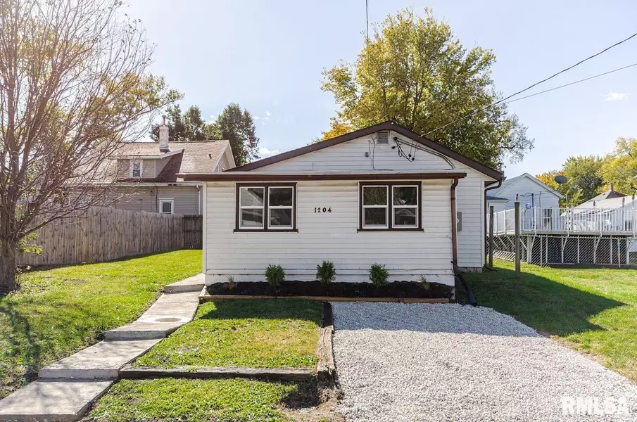 1204 MARGARET ST, Pekin, IL 61554