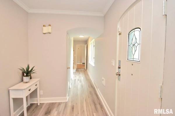 Peoria, IL 61614,401 W HOLLYRIDGE CIR