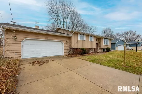 Pekin, IL 61554,230 CYPRESS ST