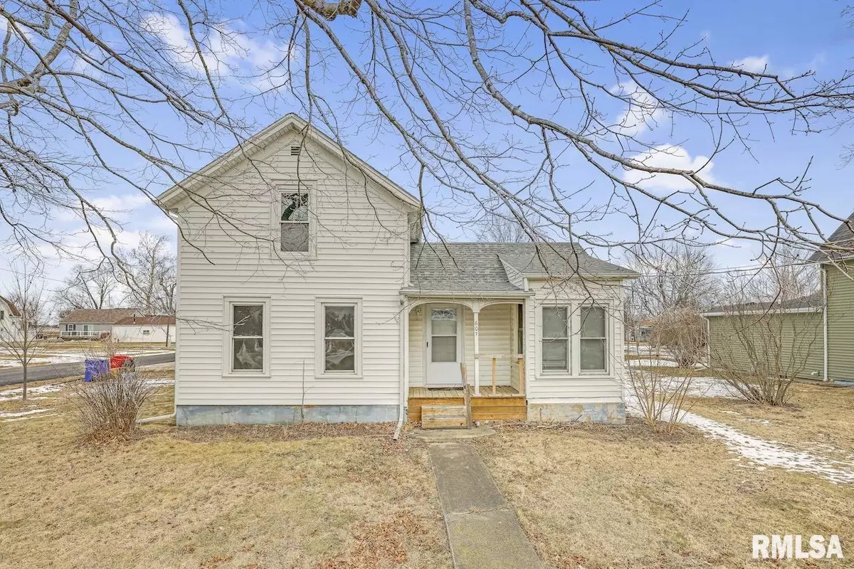 Elmwood, IL 61529,607 W DEARBORN ST