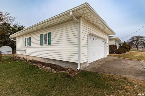 Pekin, IL 61554,213 CYPRESS ST