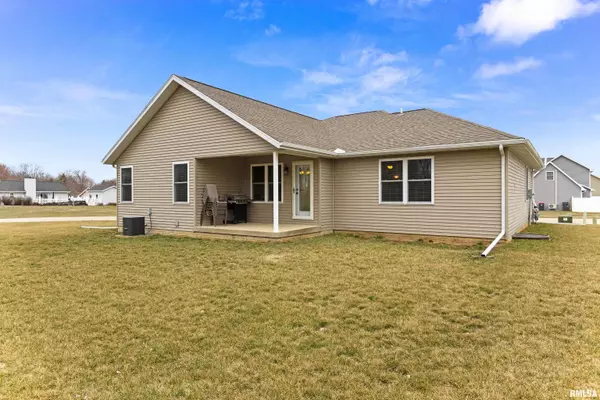 Pekin, IL 61554,9 Ashwood LN