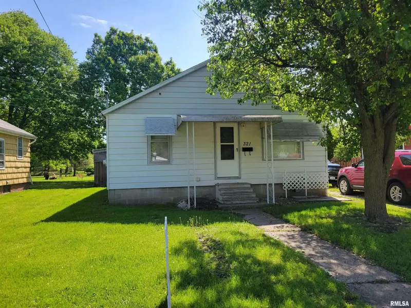 321 S CLAY ST, Macomb, IL 61455