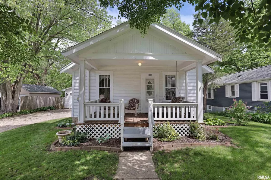 323 PEKIN AVE, East Peoria, IL 61611