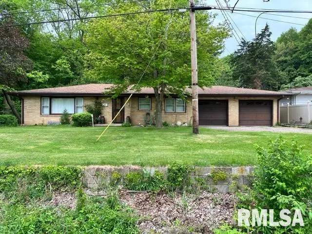 215 OAKWOOD RD, East Peoria, IL 61611