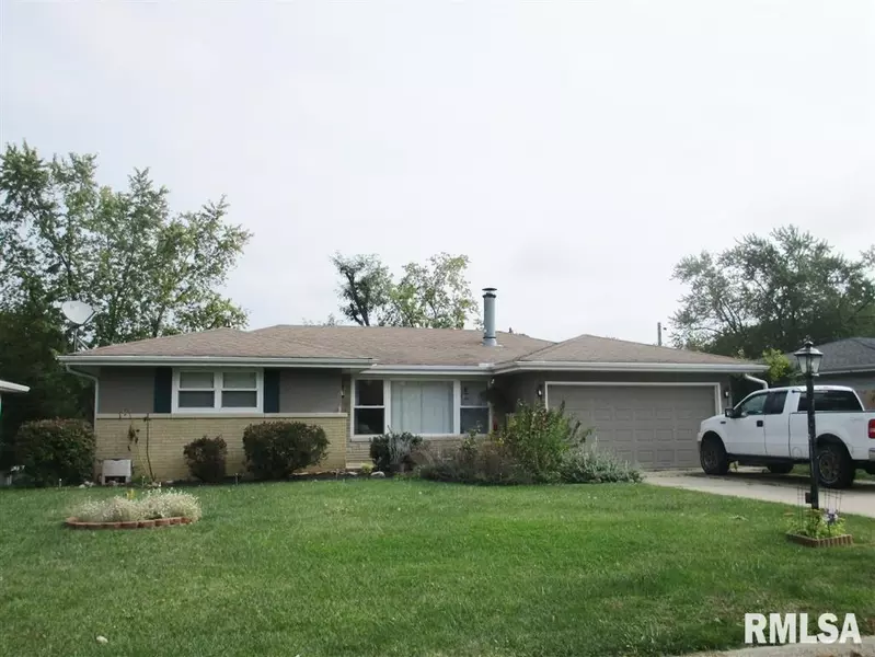 2825 W SUSAN Curve, Peoria, IL 61615