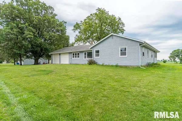 Arrowsmith, IL 61722,106 W SOUTH ST