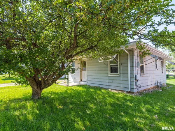 East Peoria, IL 61571,112 W FOREST AVE
