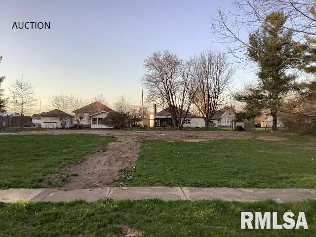 208 E 4TH ST, Vermont, IL 61484