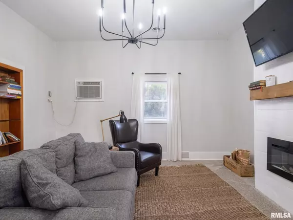 Glasford, IL 61533,609 S OAK ST