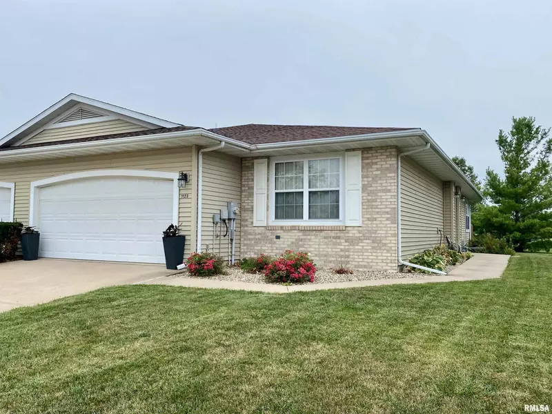 1123 HAWTHORN RDG, Macomb, IL 61455