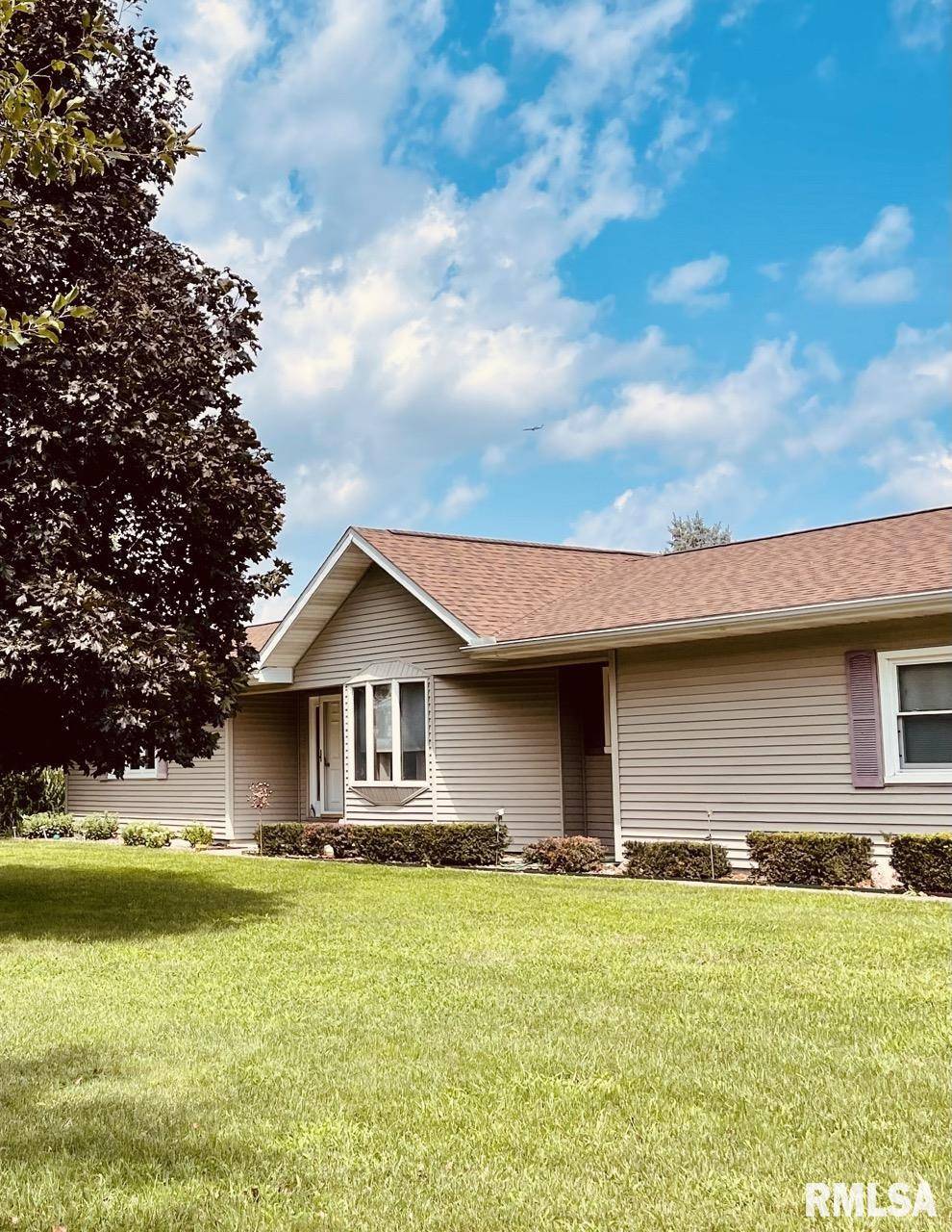 North Pekin, IL 61554,974 CHATEAU DR