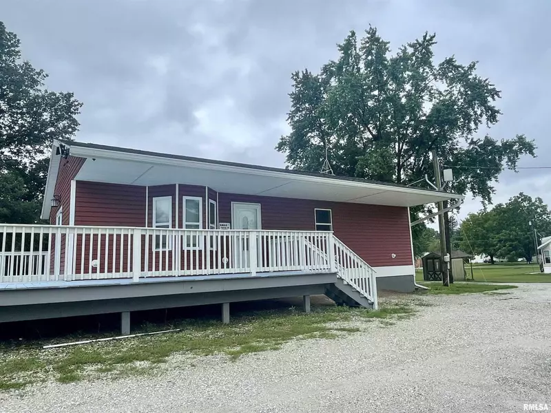141 DIVISION ST, Norris, IL 61553